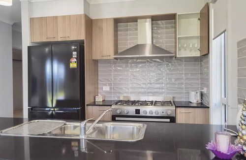 Bardia House | Delightful 2-level home in Bardia