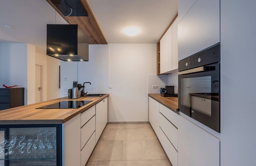 Boeblingen Apartment | Delightful 2 Room Apartment USM I Fireplace & Balcony I Family I Homeoffice