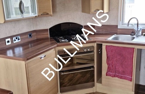 Clacton-on-Sea House | Delightful 3 bed caravan on VALLEY FARM Clacton-on-sea