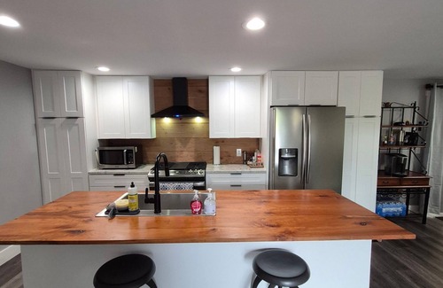 Acme House | Delightful 3-bedroom 2 Bath House with serene setting in Williamsburg MI.