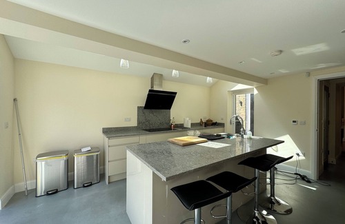 South Bermondsey Apartment | Delightful 3BD Terrace House, Near London Bridge
