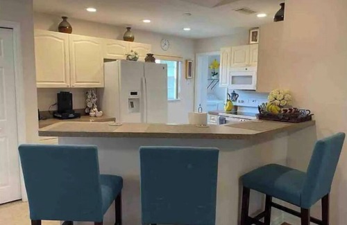 Sebring House | Delightful 3Br Home near Red Beach Lake