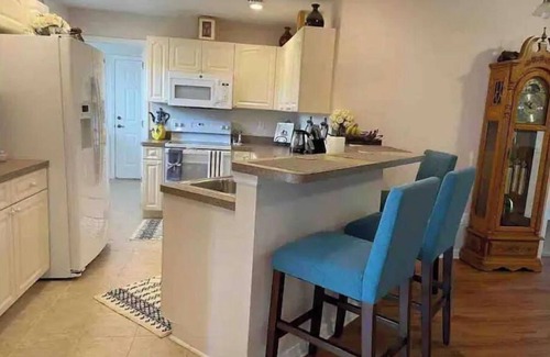 Sebring House | Delightful 3Br Home near Red Beach Lake
