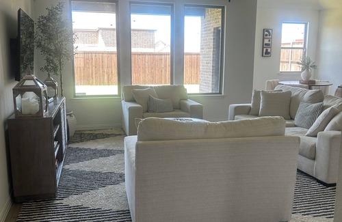 Forney House | Delightful 4-bedroom house in charming Forney
