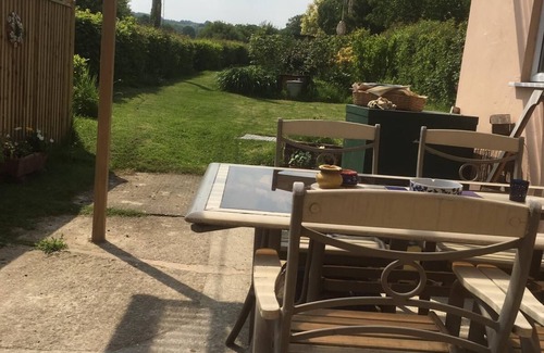 Edenbridge House | Delightful and beautifully proportioned cottage.