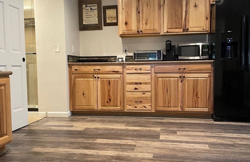 Southwest Colorado Springs Apartment | Delightful and private, Broadmoor area, Hot tub, 1 Bedroom Studio in a home,