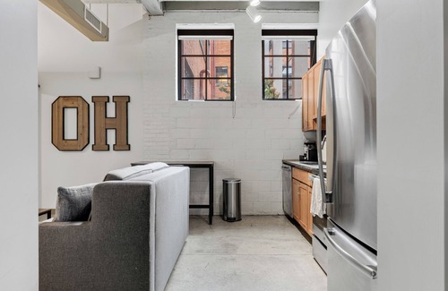 Downtown Cleveland Apartment | Delightful apartment with AC in charming Cleveland
