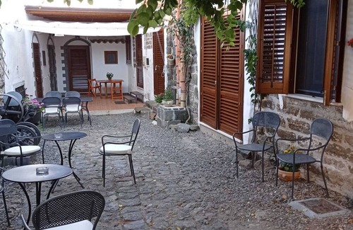 Ustica Apartment | DELIGHTFUL APARTMENT WITH GARDEN IN ANCIENT BAGLIO A FEW STEPS FROM THE SQUARE