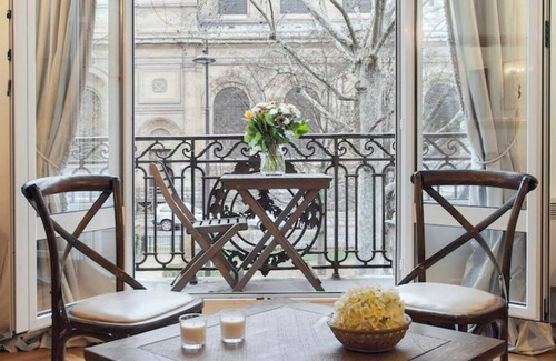 Quartier de l'Ecole-Militaire Apartment | Delightful Apartment With Balcony Close to Eiffel