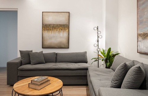 Athens City Centre Villa | Delightful Athens Apartment | 2 Bedrooms | Apartment Shoi | Perfect Place for.