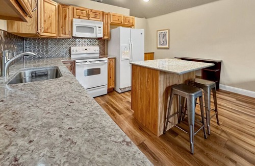 Tamarack Cabin | Delightful Cabin Nestled close to Tamarack Resort