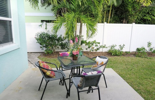 Holmes Beach Villa | Delightful, comfortable villa just steps from the beach!