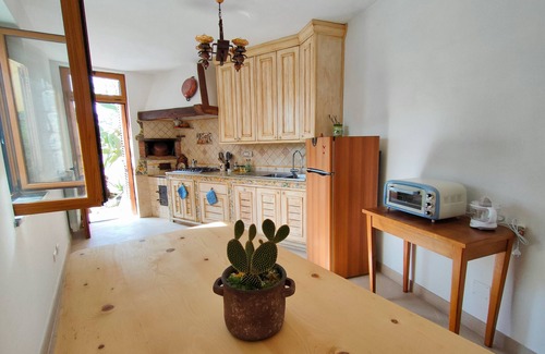 Schiazzano Cottage | Delightful cottage surrounded by greenery, within walking distance of the village. Country Style.