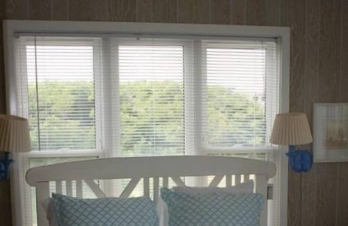Wilmington House | Delightful Cottage on Figure 8 Island--with dock on sound, boardwalk to ocean