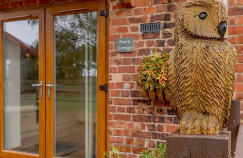 Tatton Park Cottage | Delightful Cottage with 2 Bedrooms near Knutsford