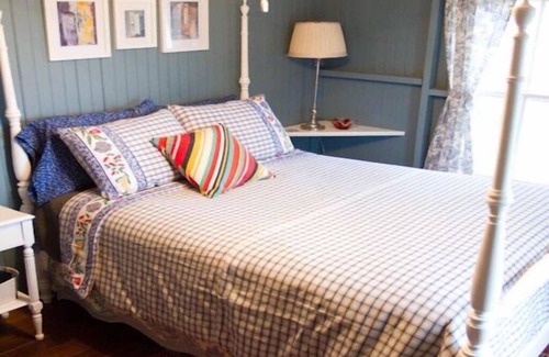 Westbrook Center Cottage | Delightful cottage with AC in Westbrook