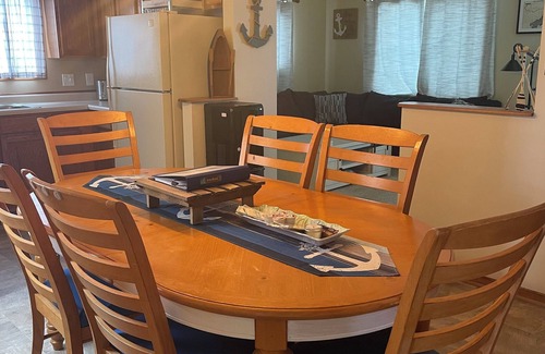 Delavan Lake Cottage | Delightful cottage with AC in charming Delavan