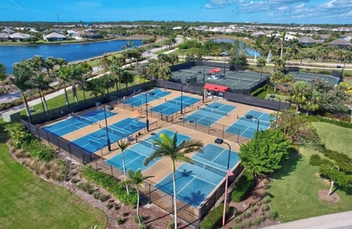 East Naples Villa | Delightful Dahlia Villa, 2 Bedroom + Den, Private Pool and Spa.