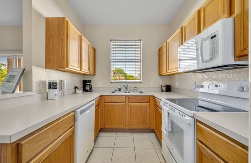 Regal Palms House | Delightful Disney Villa Lazy River and Jurassic, Ratatouille, Lion King Rooms!