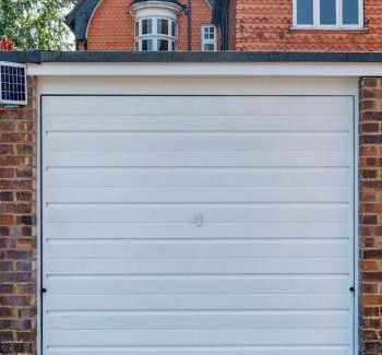 Dorking Apartment | Delightful first floor two bed apartment five minutes walk from Dorking town centre