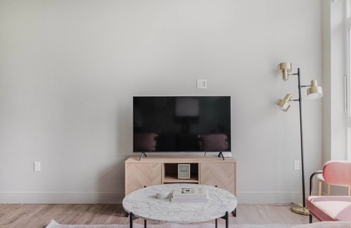 Squire Park Apartment | Delightful First Hill Jr 1BR w/Bike Storage, Gym & W/D, by Blueground