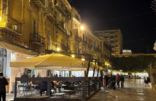 Palermo Apartment | Delightful furnished apartment and, complete with all amenities and Wi-Fi,