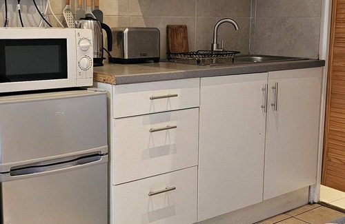 Reading Apartment | Delightful Garden Studio Apartment