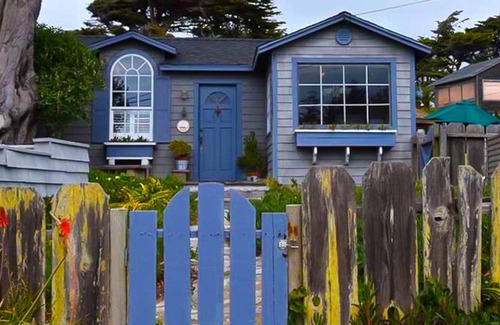 Salmon Creek Cottage | Delightful Home in Salmon Creek Near the Beach w/Private Washer/Dryer, Free WiFi