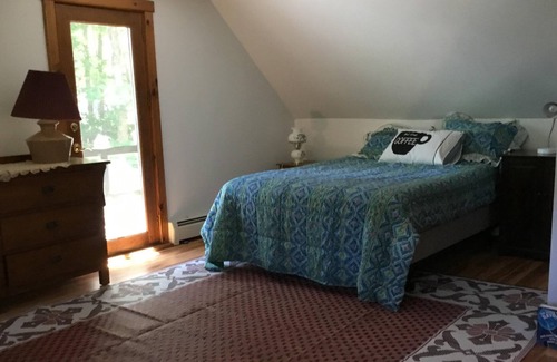 Wakefield Ski Chalet | delightful lakefront cottage