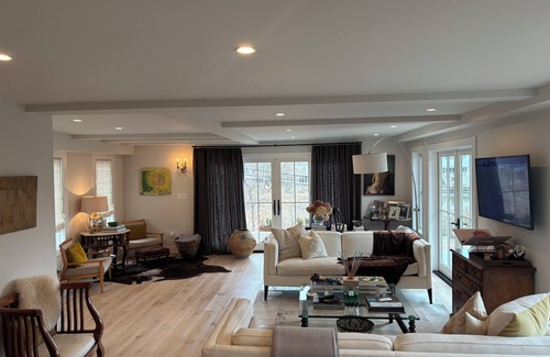 Rowayton House | Delightful Light-Filled Bungalow Walk To Beach And Rowayton Village