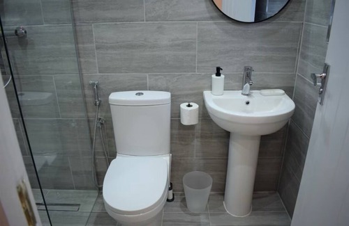 Northolt Mandeville Apartment | Delightful studio apartment close to Heathrow