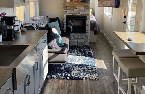 McKinleyville House | Delightful Tiny Home w/ indoor Fire Place