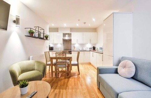 Wapping Apartment | Delightful Tower Bridge Apartment Sleeps 6