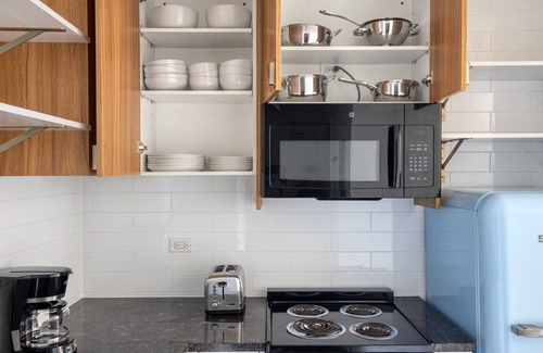 Uptown Apartment | Delightful Uptown 1BR w/ Indoor Pool, 2 Blocks to Beach, by Blueground
