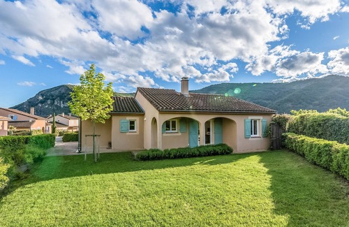 Vallon-Pont-d'Arc Villa | Delightful villa for 4 people at Domaine Les Rives de l'Ardèche