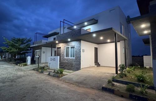 Doddaballapur Villa | Delightful villa with AC in scenic Nandi Hills