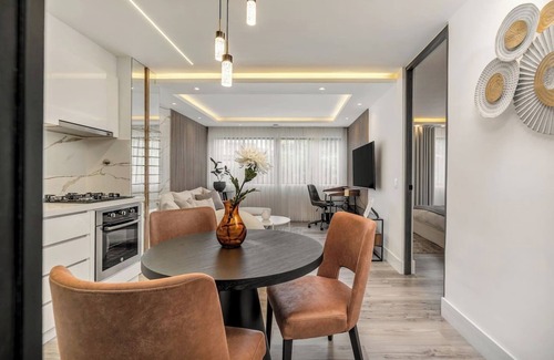 El Tesoro Apartment | delite* Elite Heaven:Luxurious1Bed+1bath