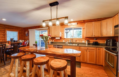 Wisconsin Dells Cabin | Dells Woodland Retreat | Family & Pet Friendly