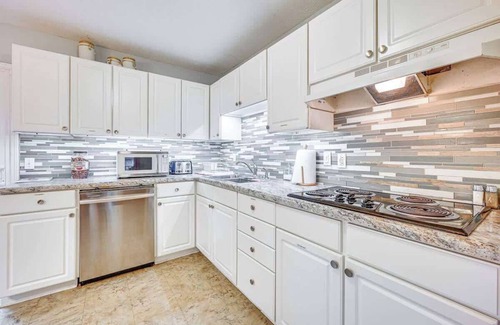 Cadiz House | 'Delma's Haven' in Cadiz w/Deck & Lake Access!