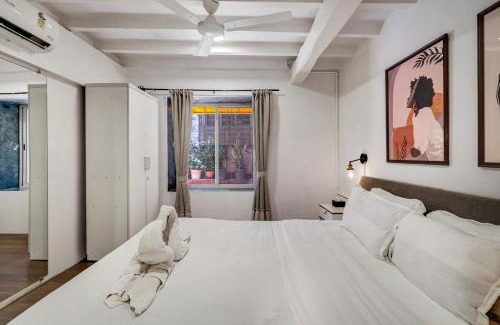 Kurla Apartment | Delphi 2BHK - Calm Comfort Minutes from BKC