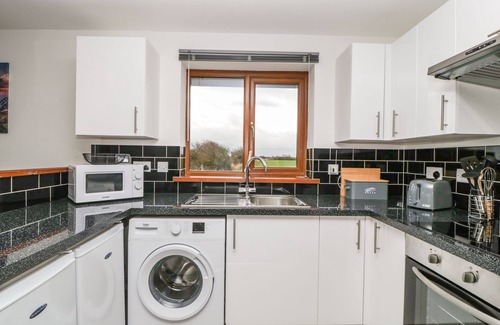 Brean Cottage | DELPHINE LODGE, MEADOW VIEW LODGES, pet friendly in Brean