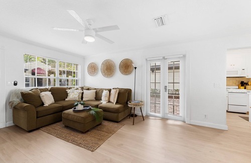 Delray Beach Cottage | Delray Beach Casita-Steps from Sand