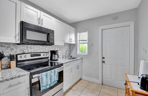 Delray Beach Cottage | Delray Beach Cottage Close to Beach & Downtown!