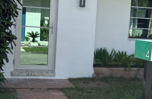 Briny Breezes House | Delray Beach Designer Surf Cottage Slim Aaron's Style East of A1A