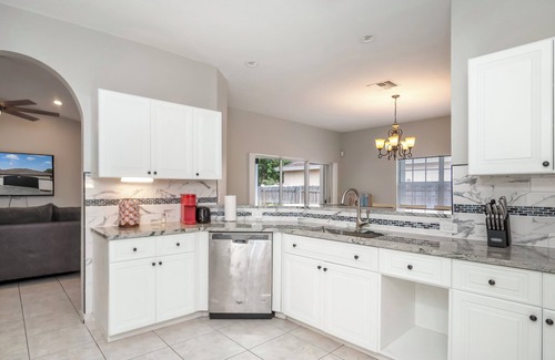 Delray Beach House | Delray Castle-Minutes to the beach and Atlantic Ave