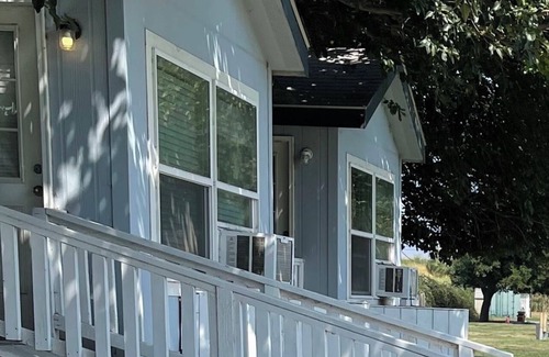 Isleton Cabin | Delta Shores Resort
