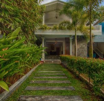 Galle House | Deltora Villa - free drop off to Galle Fort by TukTuk