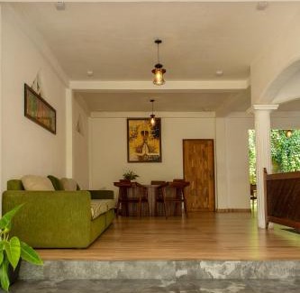 Galle House | Deltora Villa - free drop off to Galle Fort by TukTuk