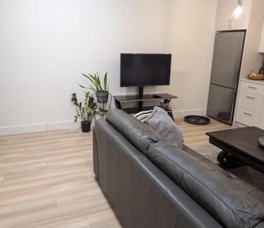 White Rock Apartment | Delux 2 bedroom suite