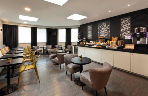 Quartier Saint-Ambroise Apartment | Deluxe 1 Bedroom Apartment in Bastille Marais